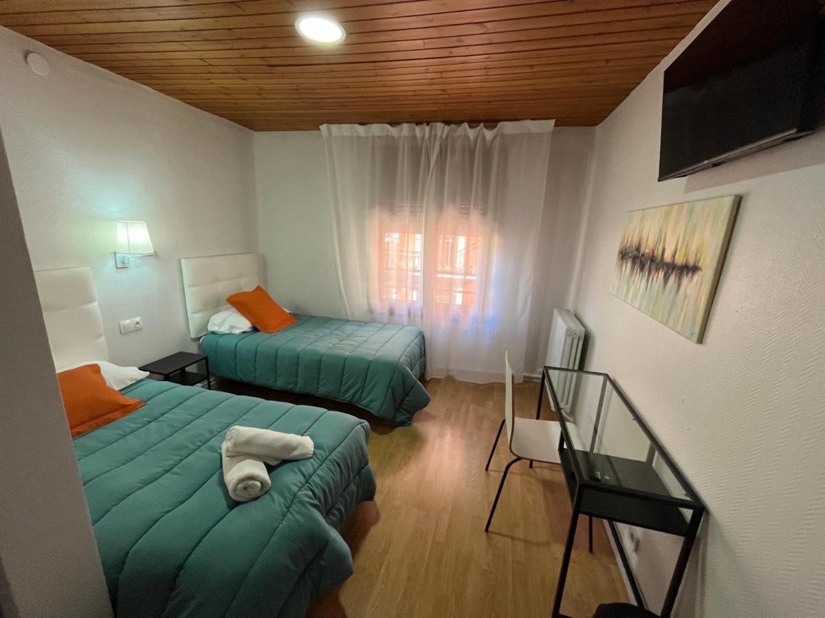 Hostal Ars Puigcerdà Zewnętrze zdjęcie